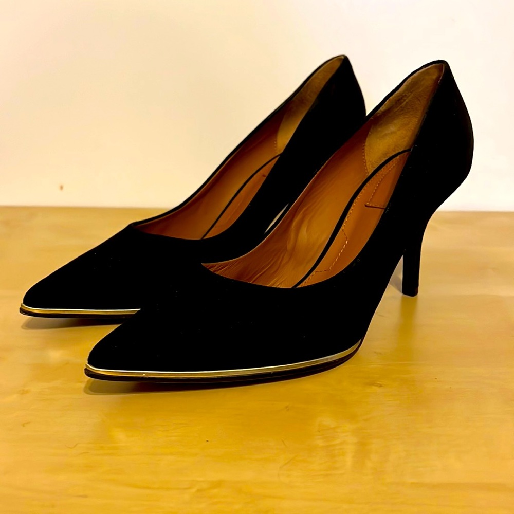 Givenchy black suede point toe heels. Sz37.5 / 7-8